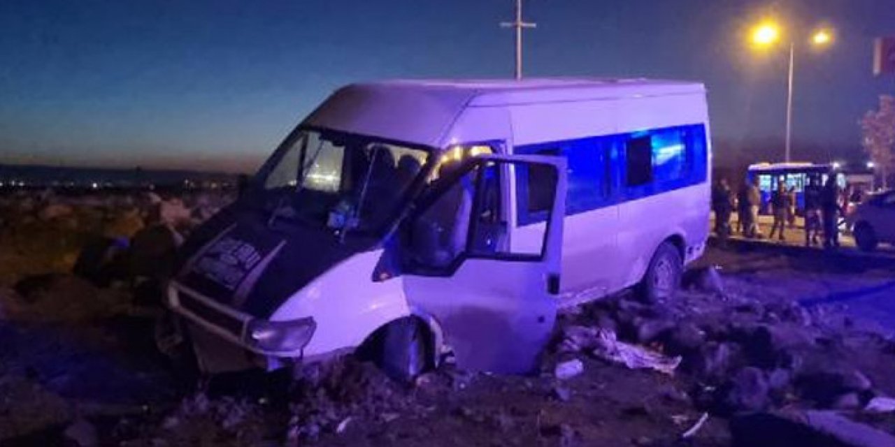 İşçi servisi tarlaya uçtu: 15 yaralı