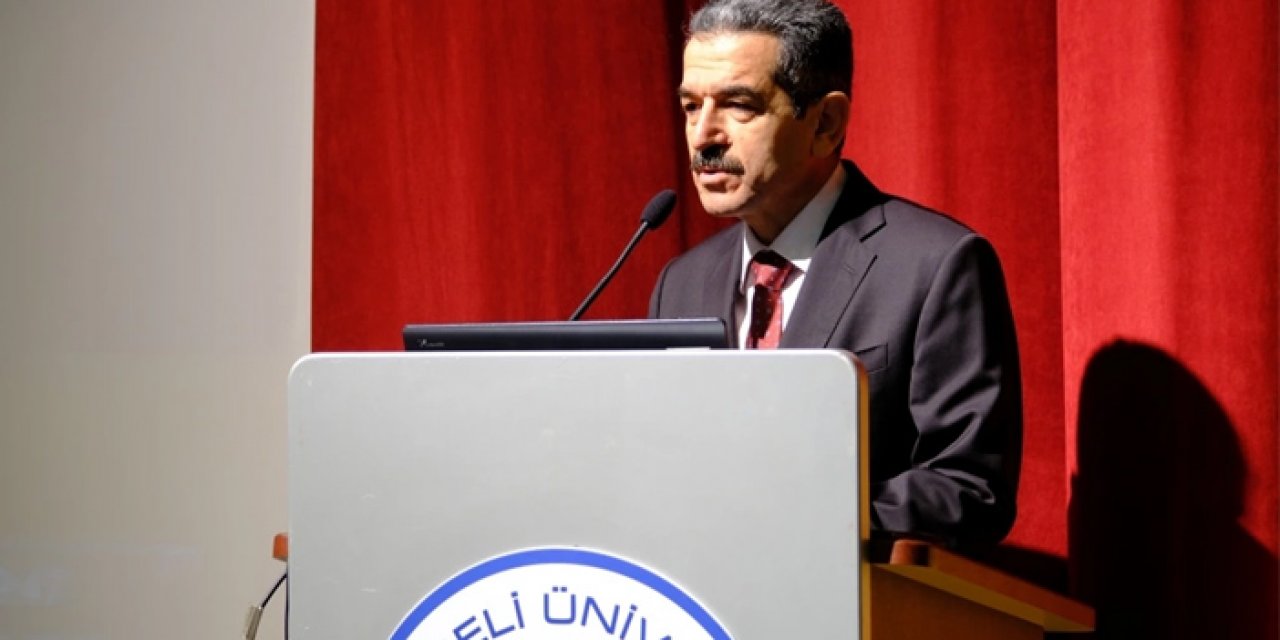 Sigaranın zararları panelinde konuştular verilen arada sigara içtiler