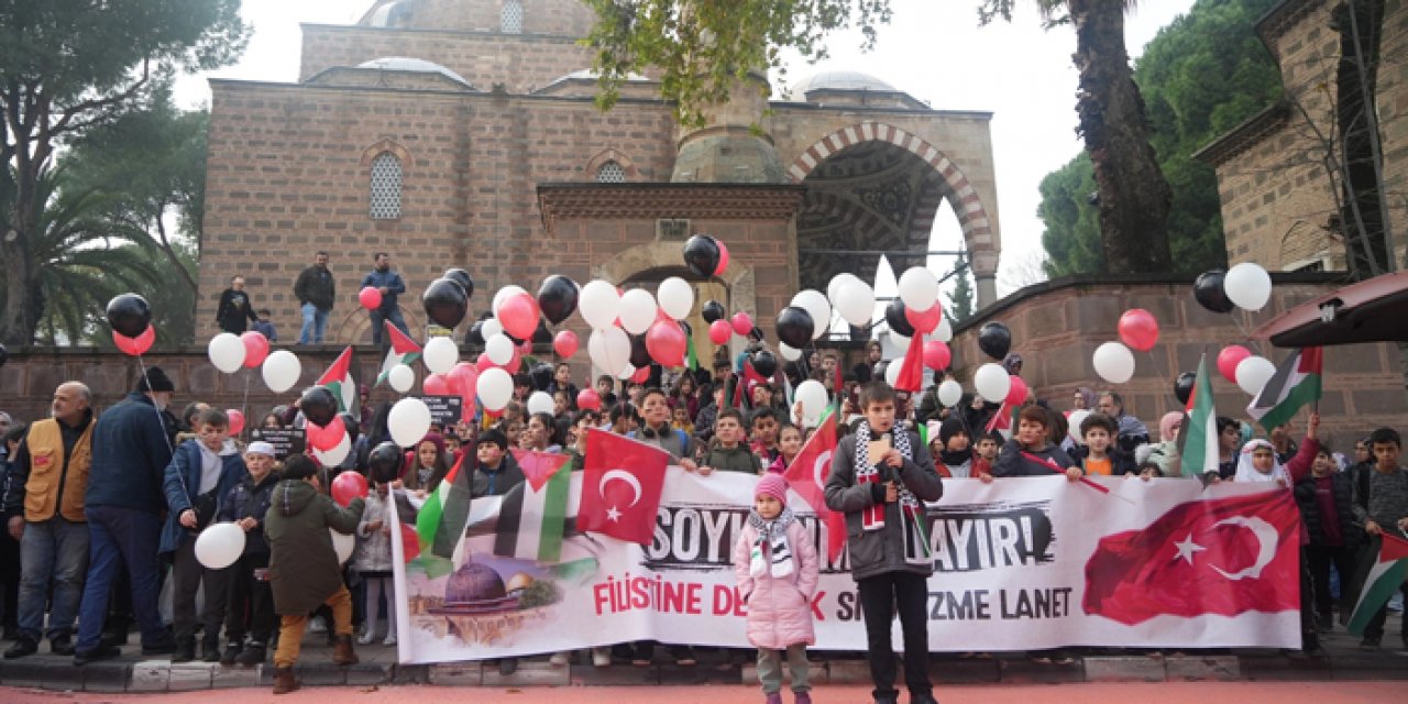 Manisa'da balonlu protesto: Katliama dur dediler!