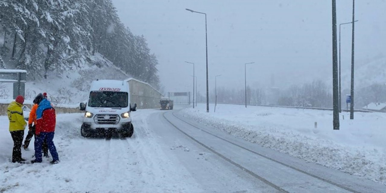 Çankırı-Kastamonu kara yolunda etkili kar yağışı