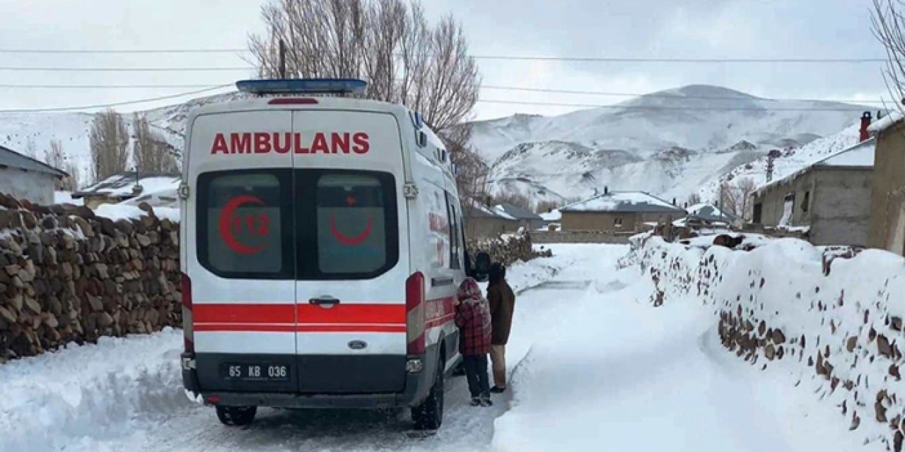 Van’da köy yolu kapandı: Kanser hastasına hummalı çalışmanın ardından ulaşıldı