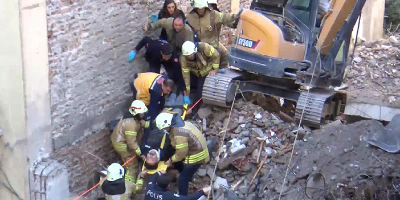 Yıkım sırasında işçi enkaz altında kaldı: Hastaneye kaldırıldı!