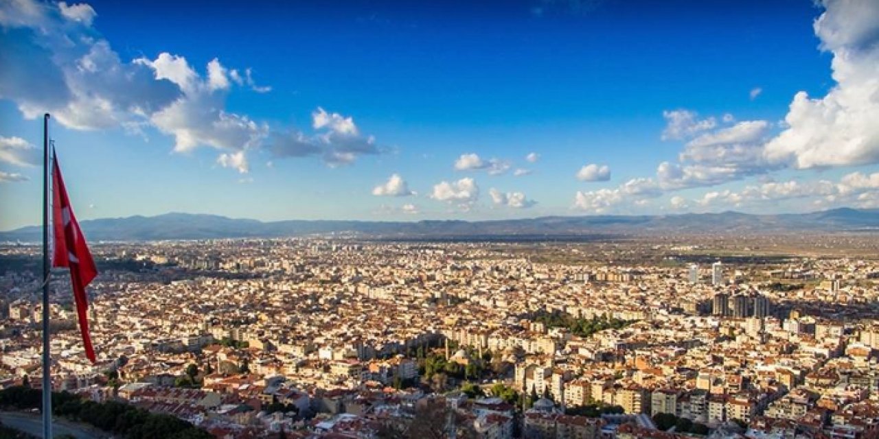 Manisalılar kendini dışarı atacak fırsat buldu: Sıcaklık o dereceleri görecek