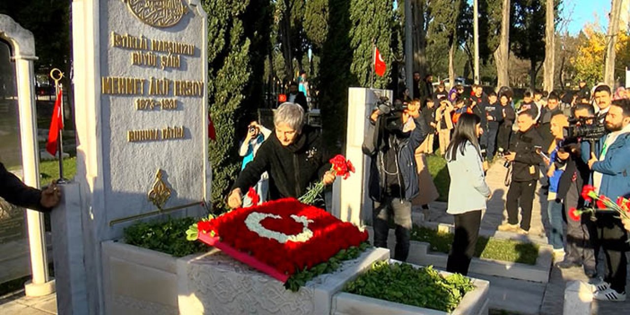 Mehmet Akif Ersoy mezarı başında anıldı
