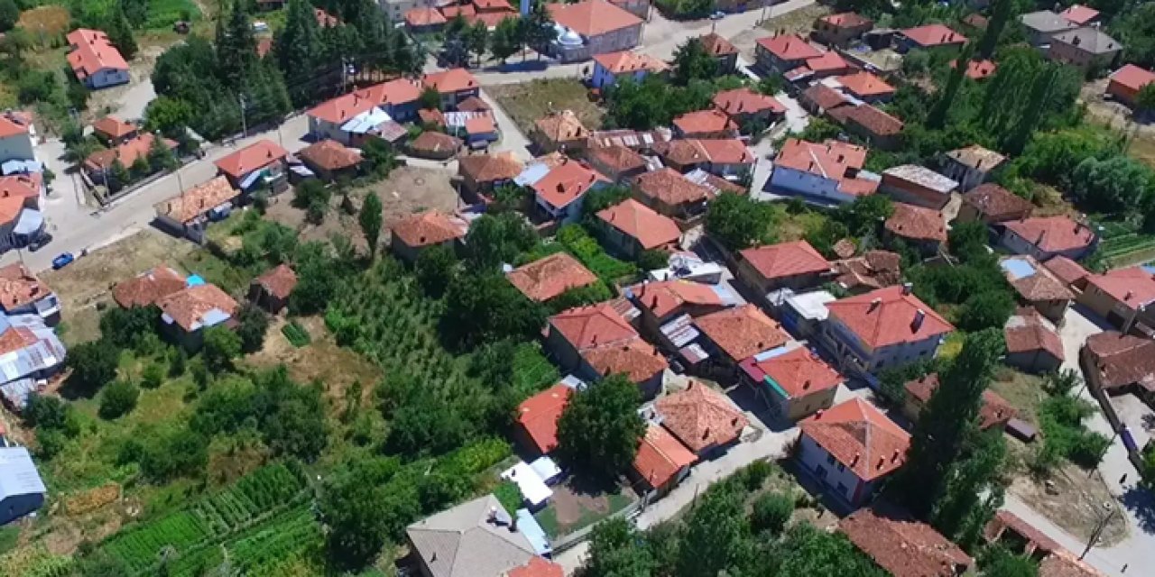 Konya’da ilginç mahalle: Evleri Konya’da tarlaları Isparta’da
