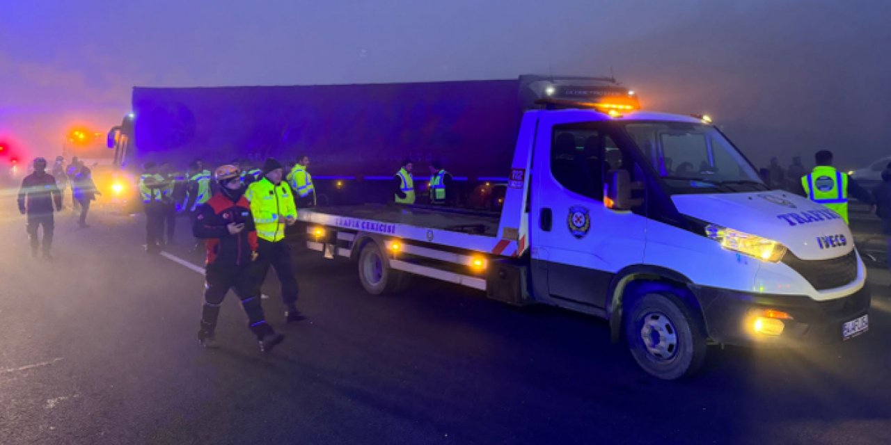 Otoyolda korkunç kaza: 11 ölü 57 yaralı