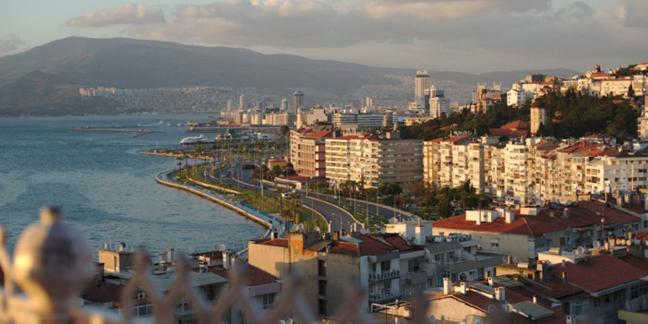 İzmir'den çağrı: Kentsel dönüşüm şart