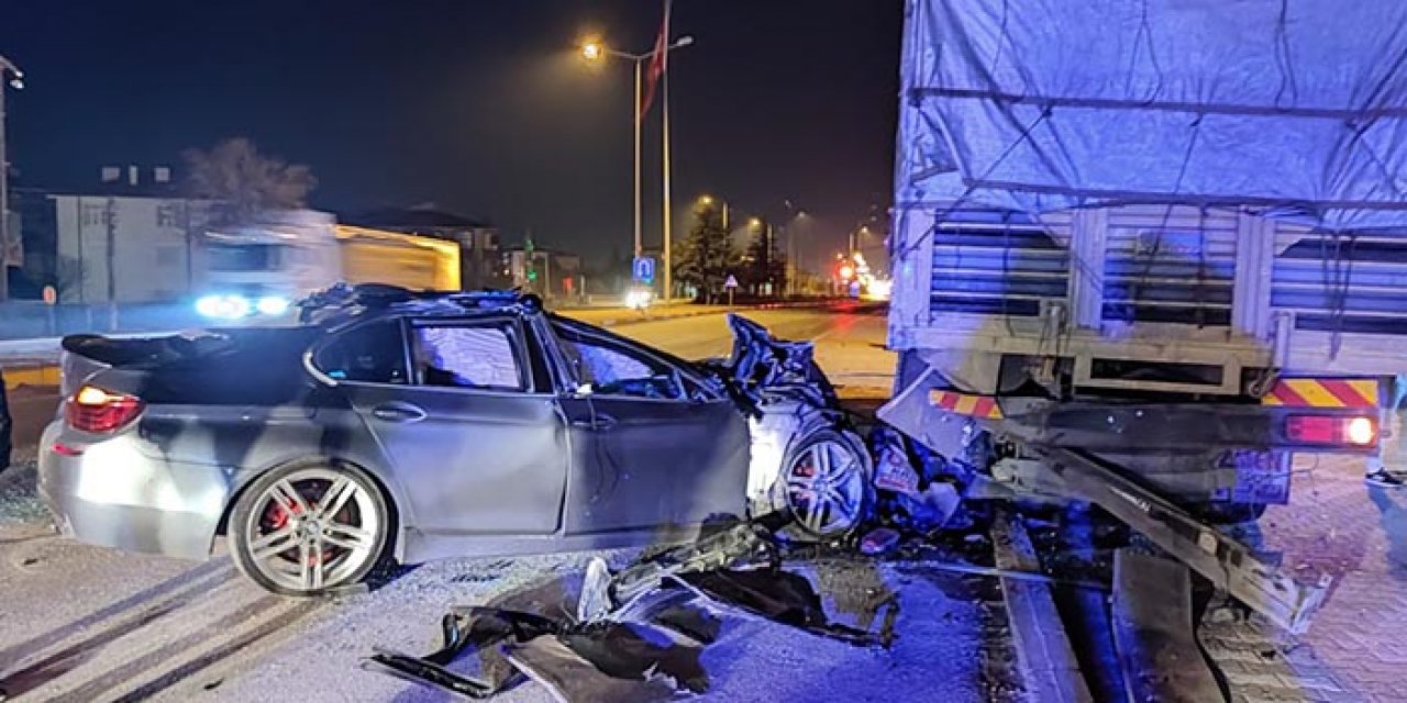 Konya’da korkunç kaza! Duran kamyona arkadan çarptı!