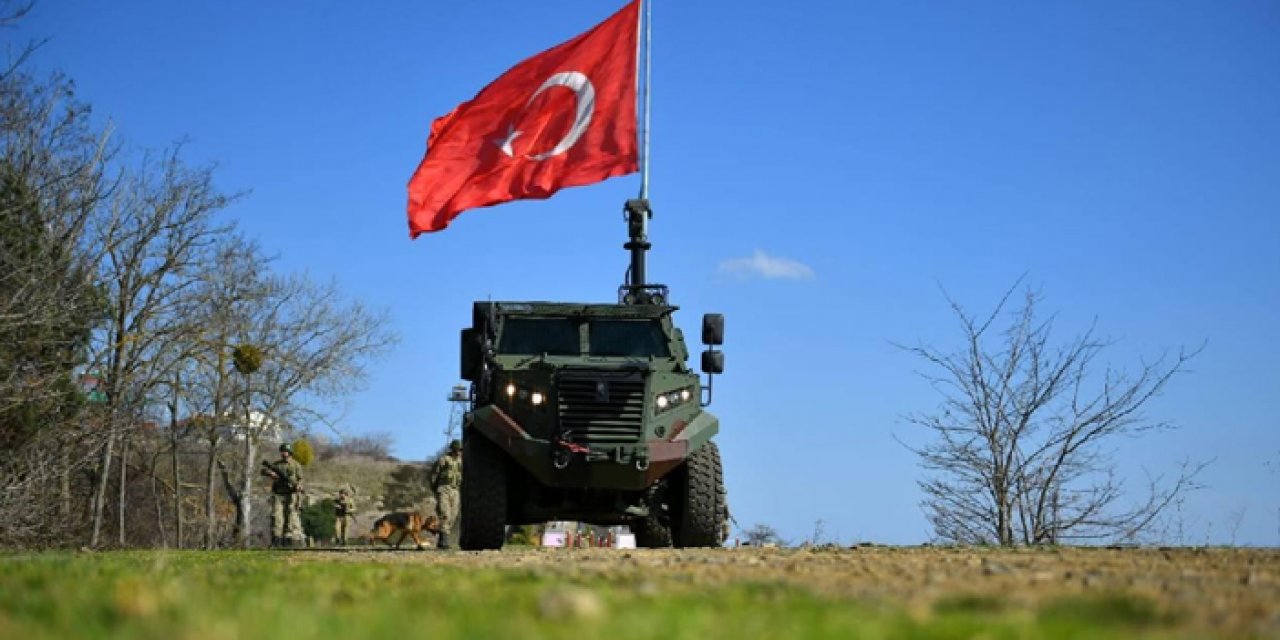 Sınırı geçmek isteyen 4 kişi yakalandı