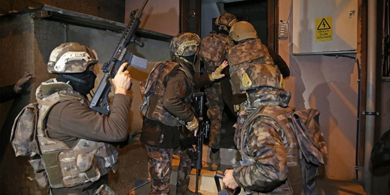 İzmir'de FETÖ operasyonu: 10 şüpheli gözaltına alındı!