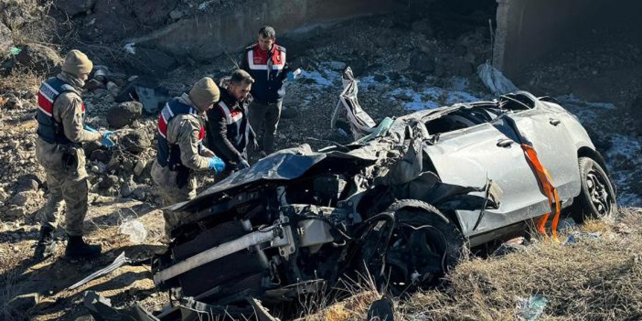 Erzurum'da feci kaza: Aynı aileden 3 kişi ölü