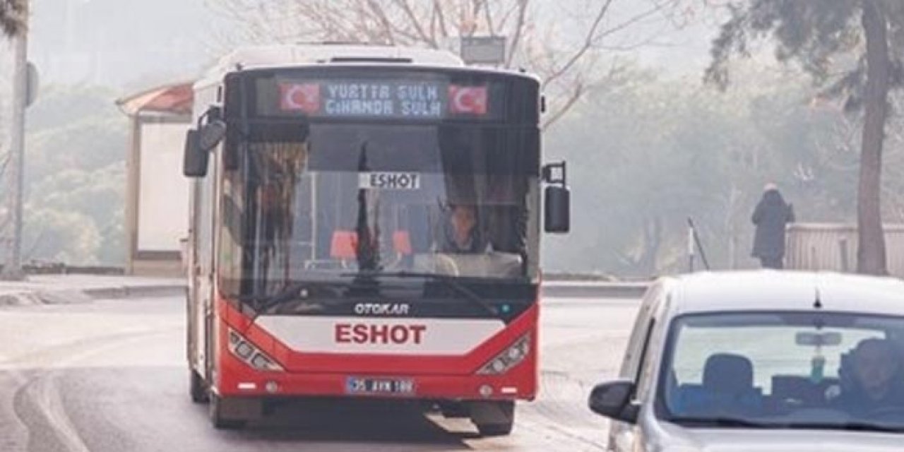 İzmir’de anlamlı hareket: Ata’nın sözleri şehri karış karış gezdi