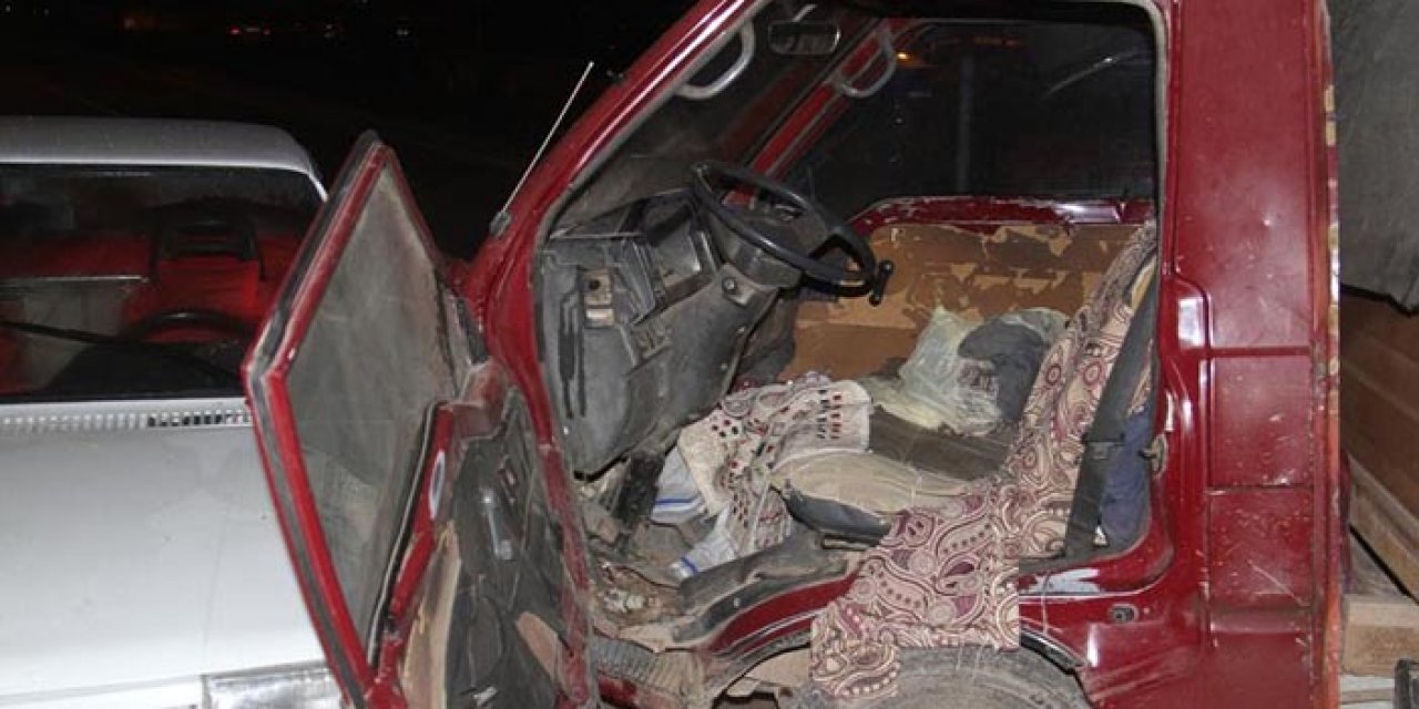 Konya'da zincirleme kaza: 3 araç birbirine girdi!