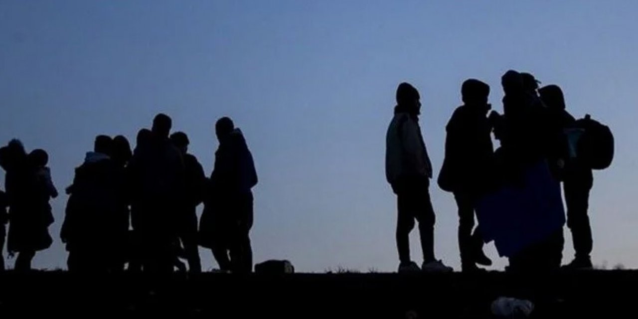 İzmir açıklarında operasyon! Kaçak göçmenler yakalandı