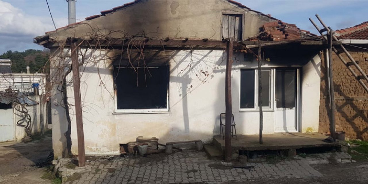 Evinde çıkan yangında yaşlı kadın hayatını kaybetti