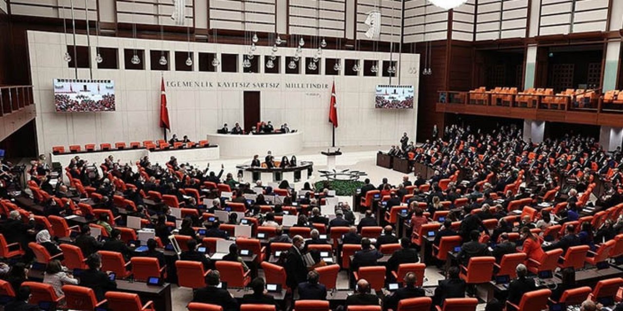 Meclis'te sandalye dağılımı değişti: Milletvekili sayısı azaldı
