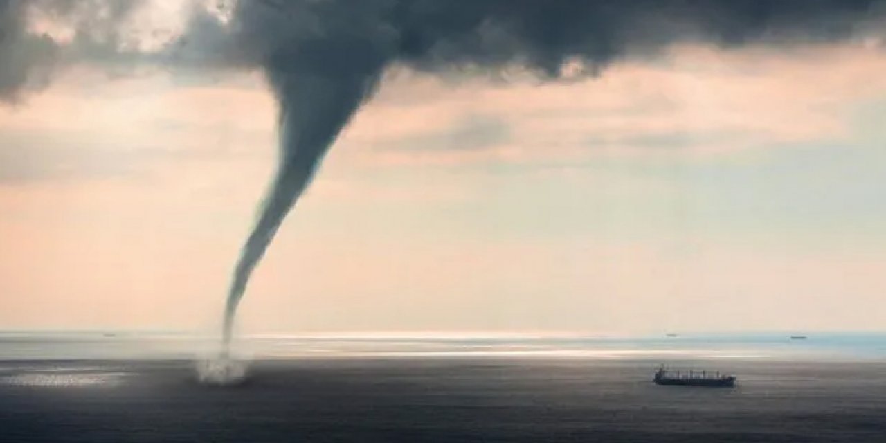 İzmir’de korku dolu anlar: Denizde bir anda yükseldi