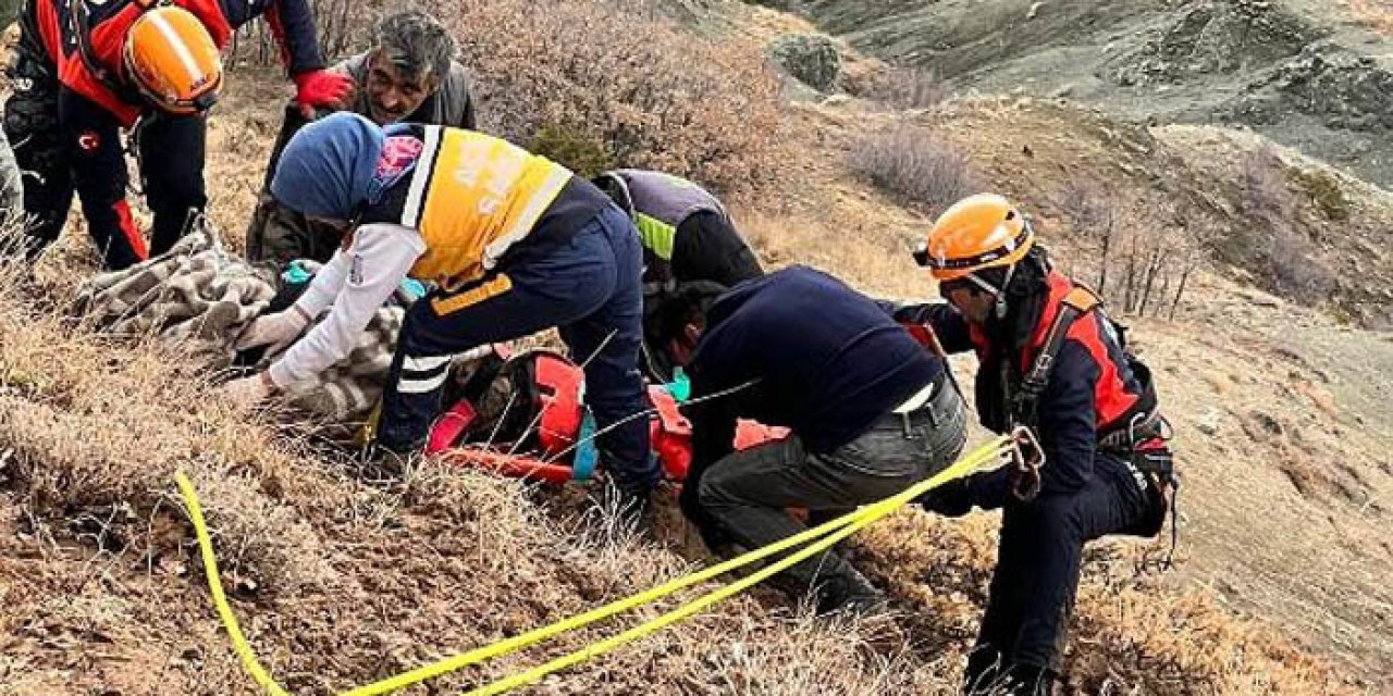 Yamaçtan yuvarlandı; ayağı kırıldı