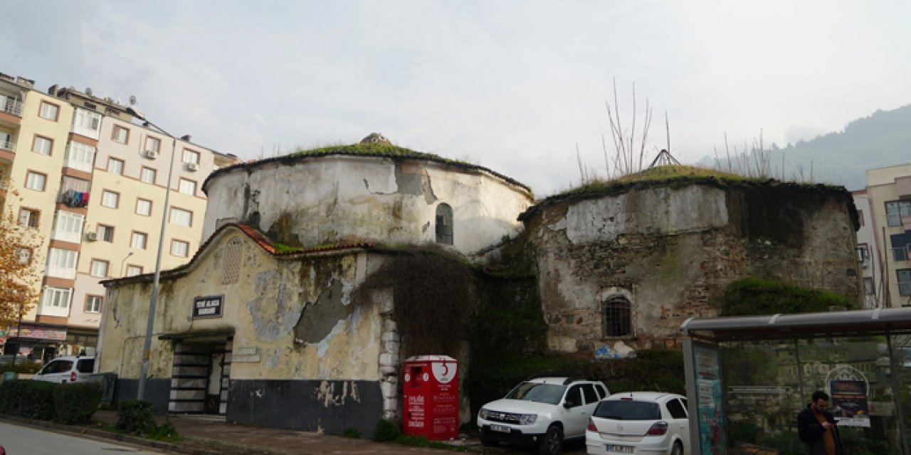 Manisa’da şok olay: Tarihi eser hamam satışa çıkarıldı