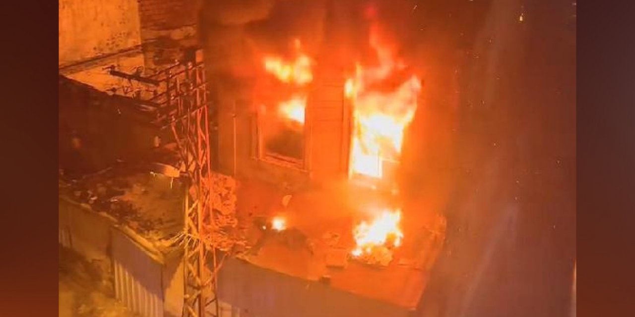 250 yıllık tarihi metruk konak alev alev yandı