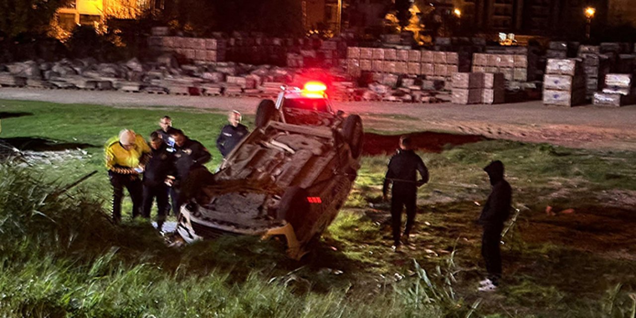 İzmir'de feci kaza: Polis aracı şarampole uçtu!