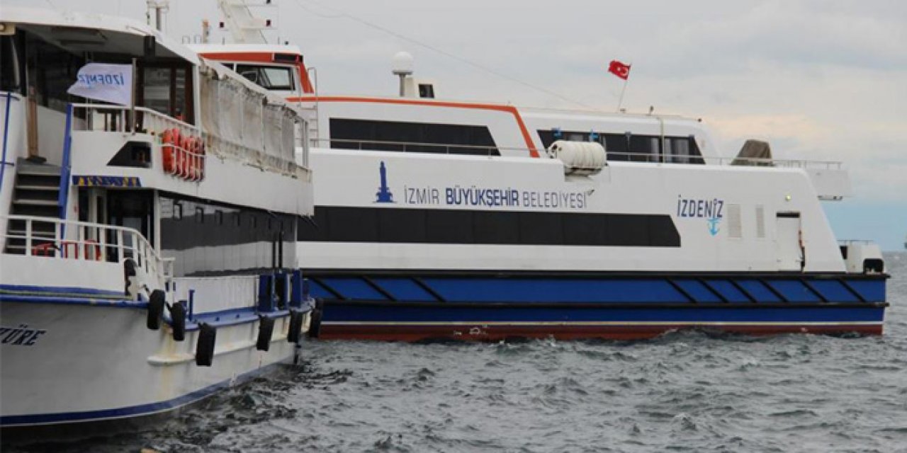 İzmir'de deniz ulaşımına fırtına engeli!