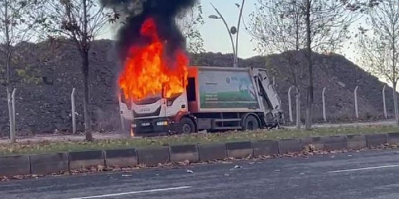 Çöp kamyonu alev aldı: Sulama aracı yardımına yetişti