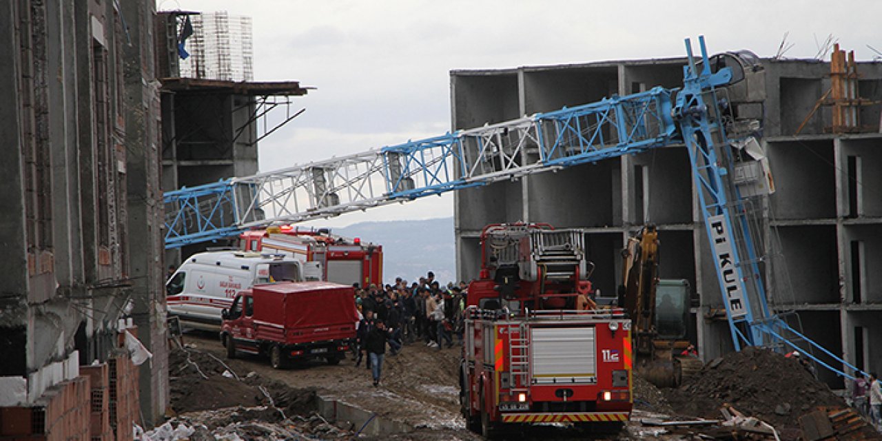Manisa'da kahreden kaza! Vinç devrildi: Operatör yaşamını yitirdi!