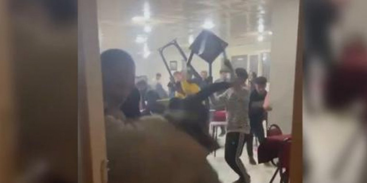 Çay ocağında kavga: Masalar havada uçuştu