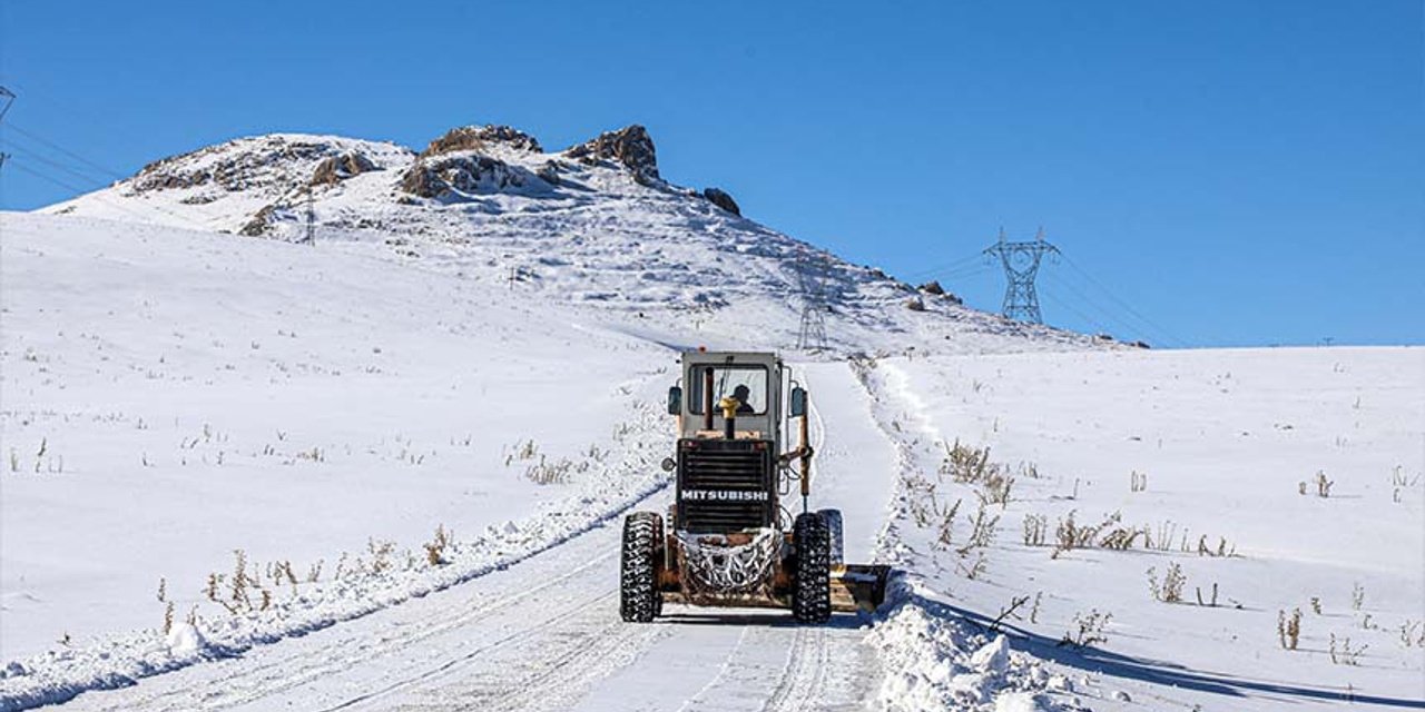 4 ilde 1144 yol ulaşıma kapandı