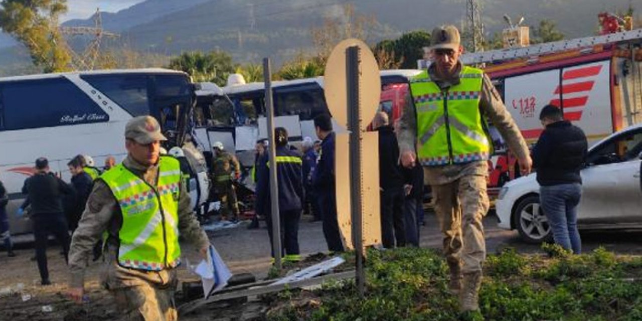 Hatay'da katliam gibi kaza: 1'i ağır 18 yaralı