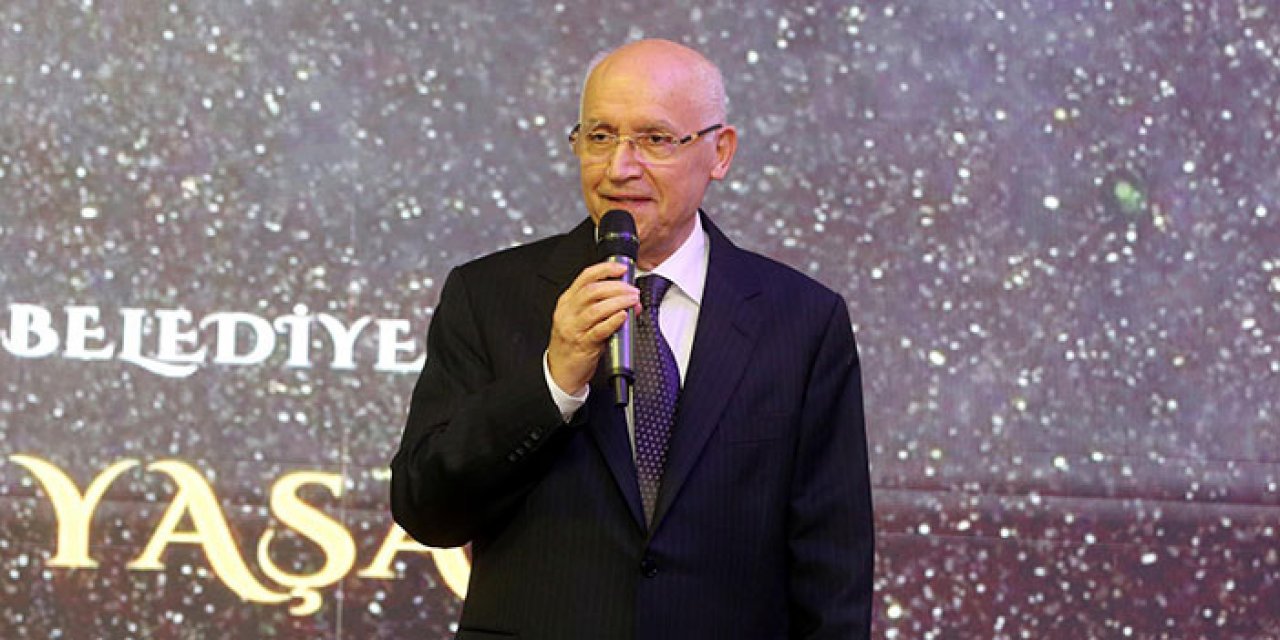 Fethi Yaşar'a ödül: Yılın En Başarılı Belediye Başkanı oldu