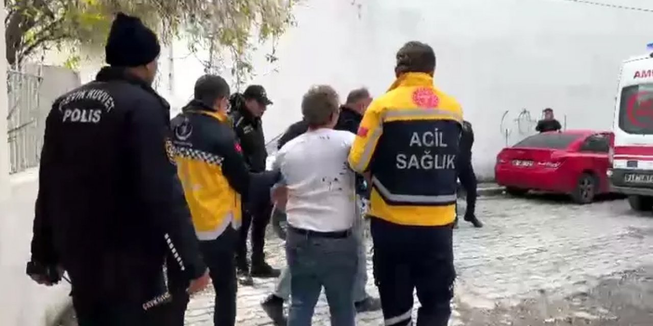 Borç kavgasında arkadaşının kulağını ısırıp kopardı