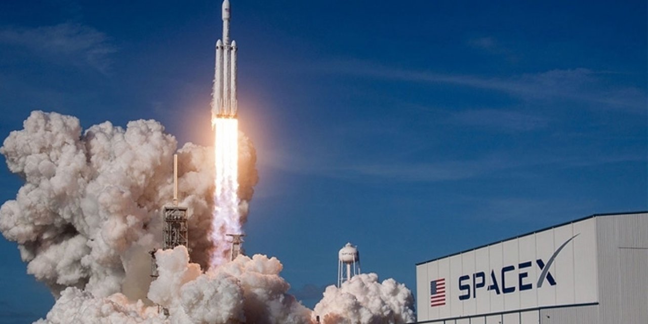 Falcon 9 nedir? Falcon 9 nasıl çalışır? Falcon 9 özellikleri nelerdir?