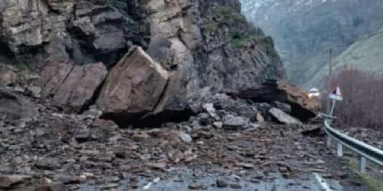 Hakkari-Çukurca'da heyelan meydana geldi