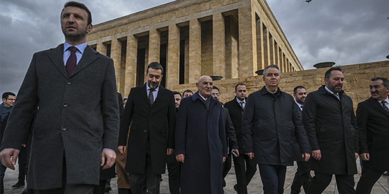 Turgut Altınok seçim startını Anıtkabir'den verdi
