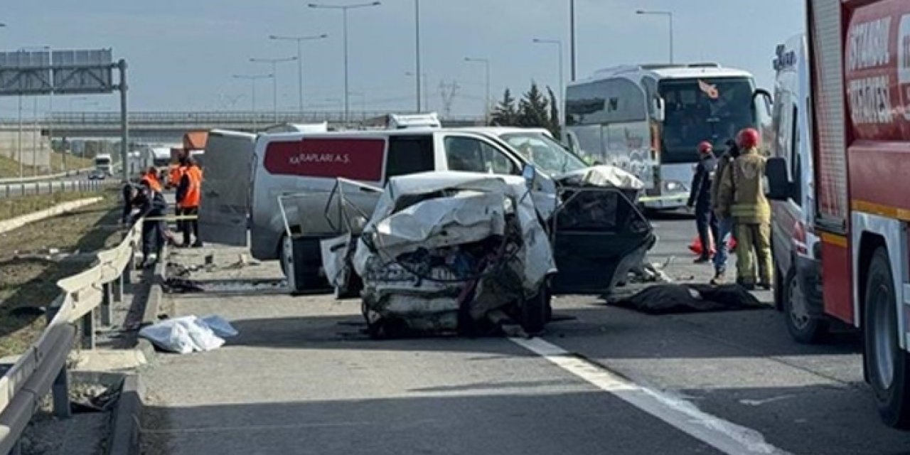 TEM'de feci kaza: Ölü ve yaralılar var