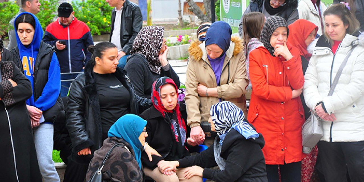 Manisa'da acı gün: Sevgilisinin öldürdüğü Melike toprağa verildi!