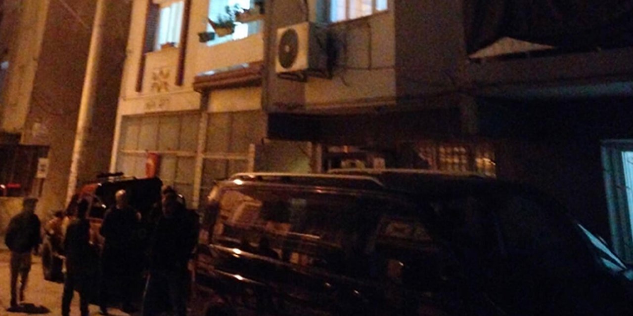 İzmir'de evlat vahşeti: Babasını öldürüp polise ihbarda bulundu!