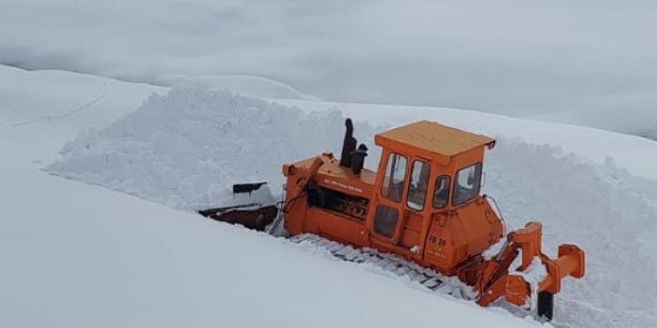 Hakkari'de kar kalınlığı 5 metreyi buldu