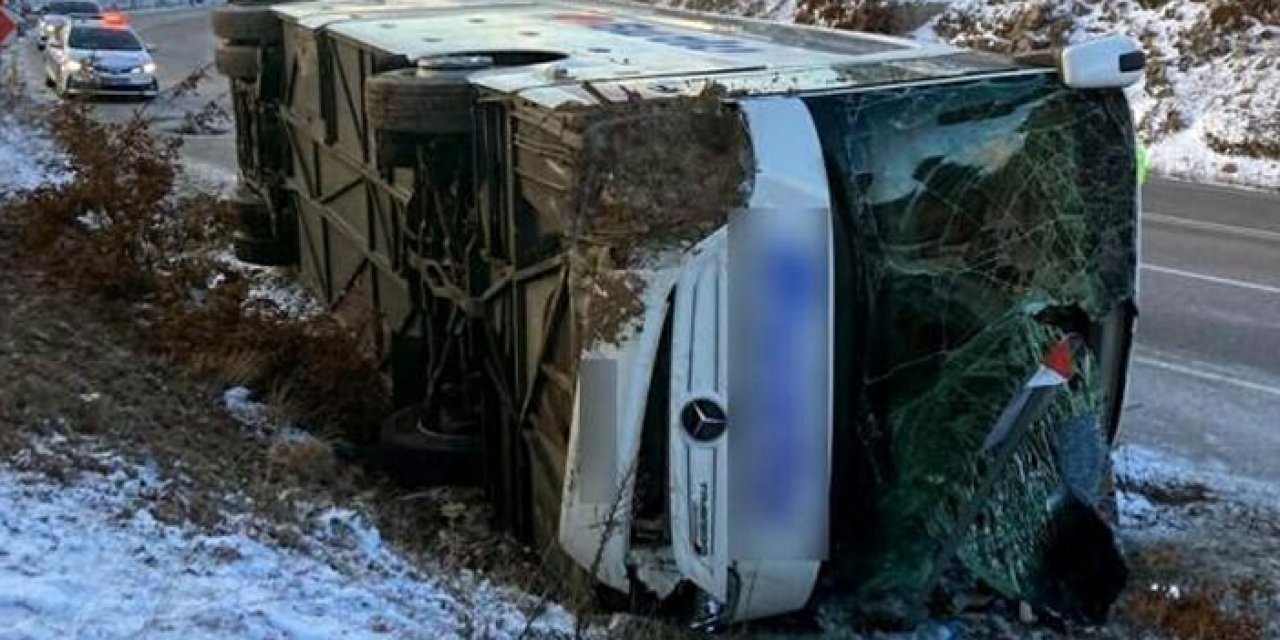 İzmir'den kalkan yolcu otobüsü devrildi: 18 yaralı