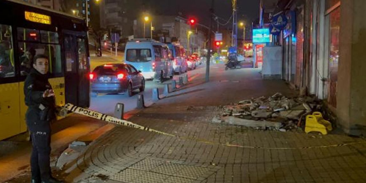 Faciadan dönüldü: İki katlı binanın balkonu çöktü