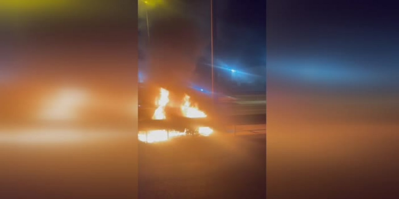 Seyir halindeki otomobil alev aldı