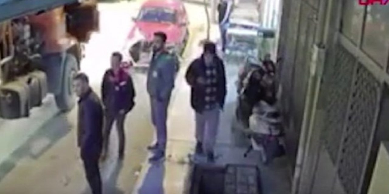 Telefona daldı, açık rögara düştü