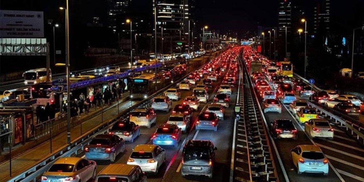 İstanbul'da trafik yoğunluğu yüzde 90'a vardı