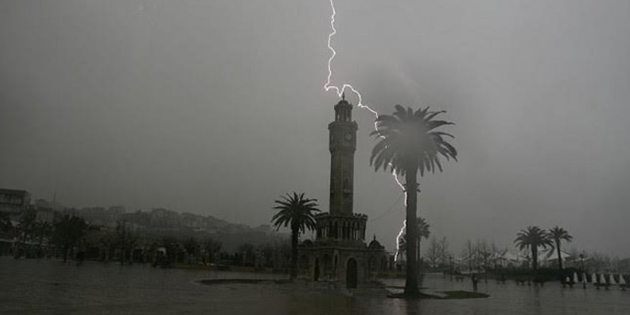 İzmirliler şemsiyeleri hazırlayın! Sel ve baskına dikkat!