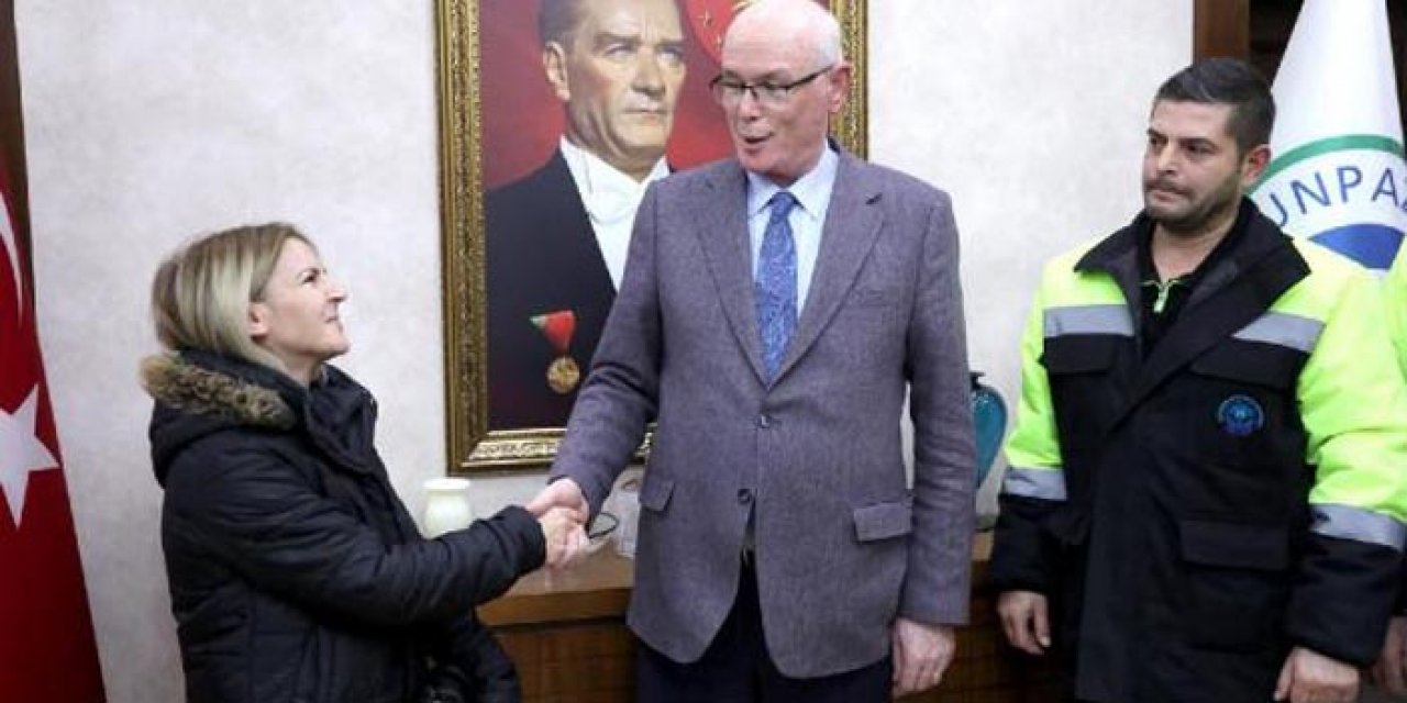 Altın ve para dolu çanta sahibine teslim edildi