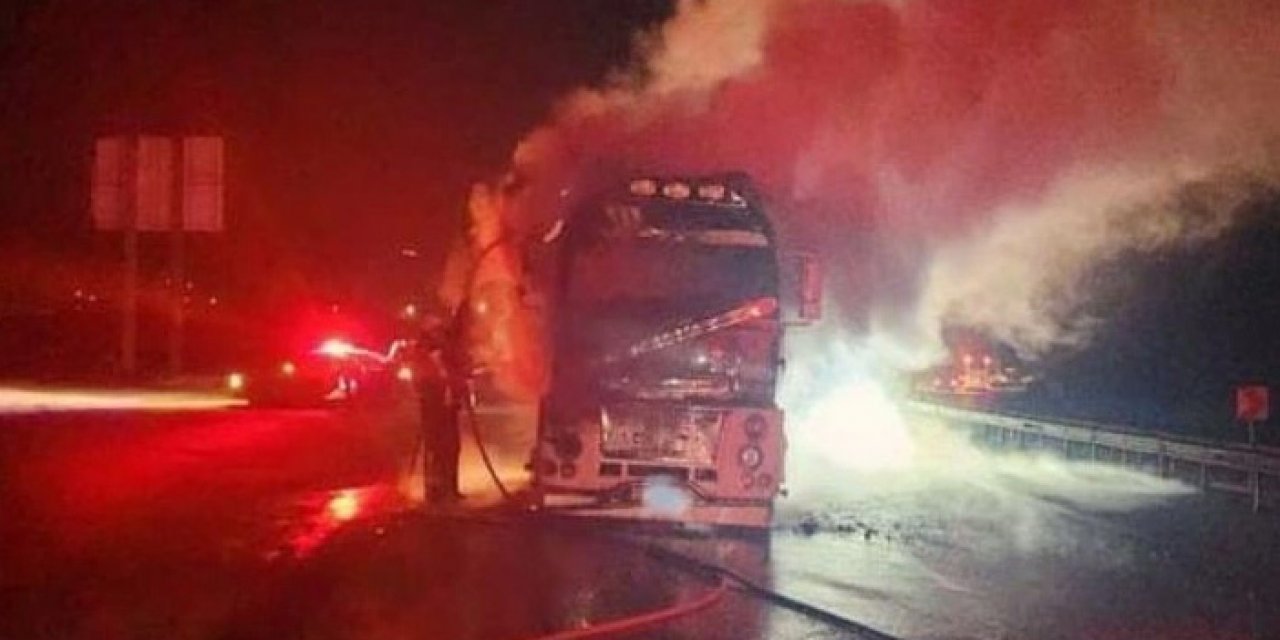 Manisa'da kamyon alev alev yandı