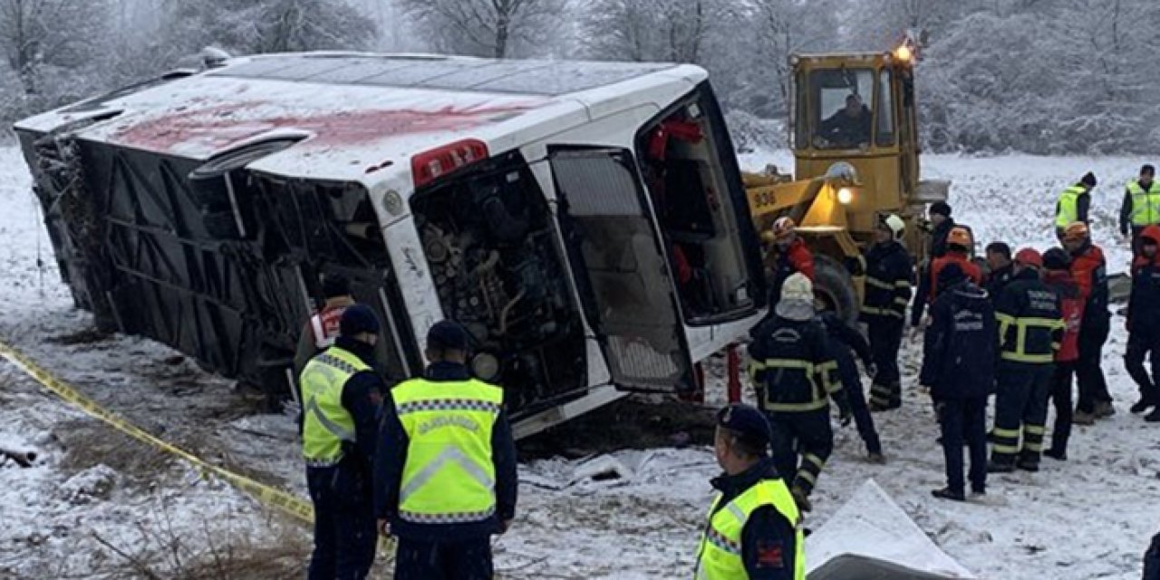 Kastamonu'da yolcu otobüsü devrildi: 6 ölü, 33