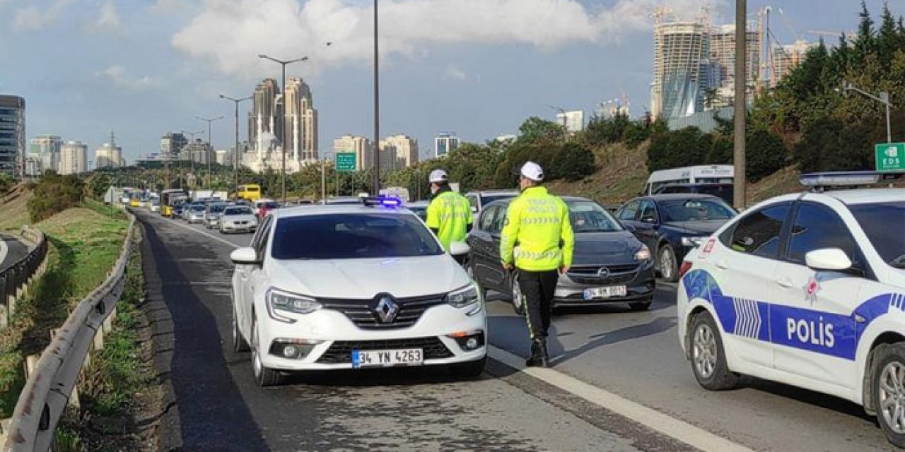 Bakan Yerlikaya duyurdu: Trafiğe böyle çıkanlara ceza yağdı